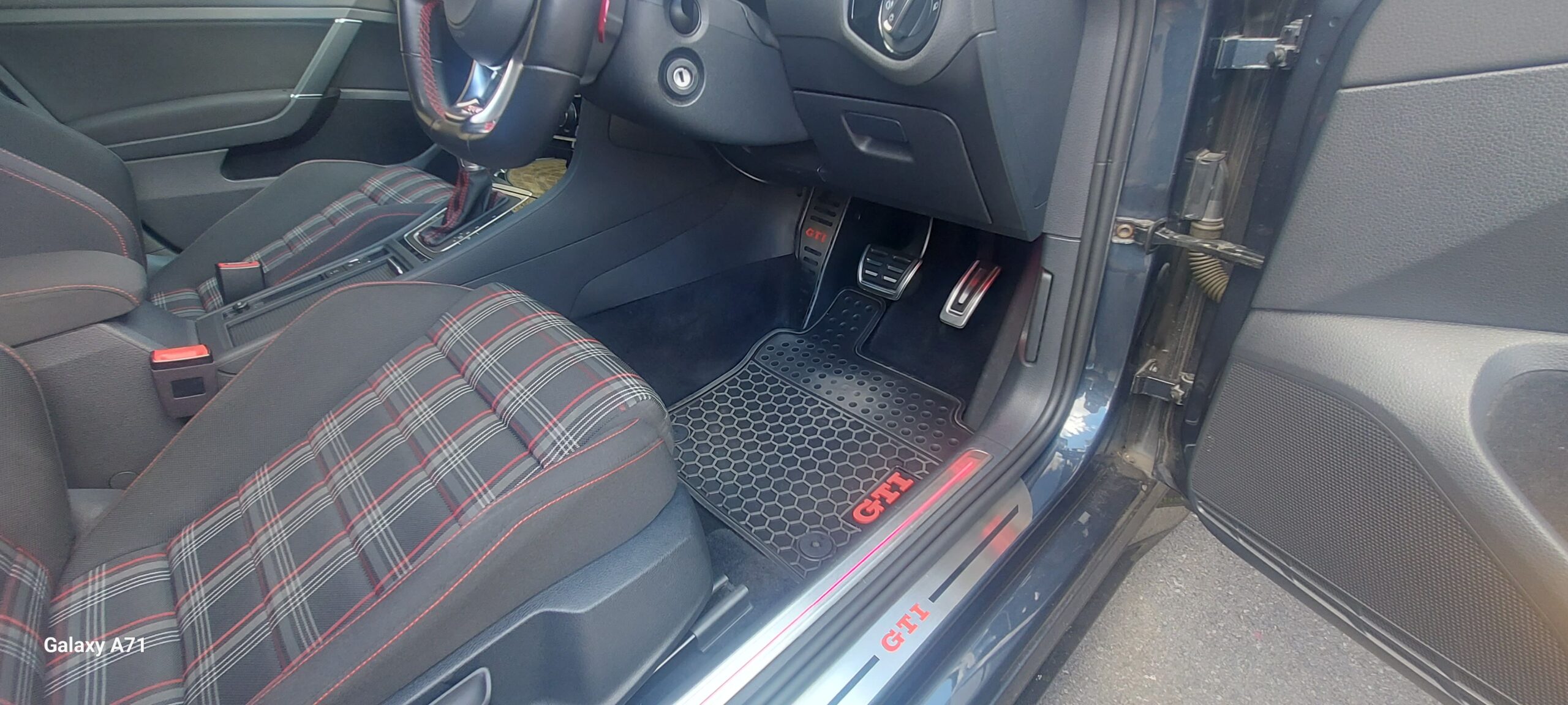 Volkswagen Golf GTI DSG